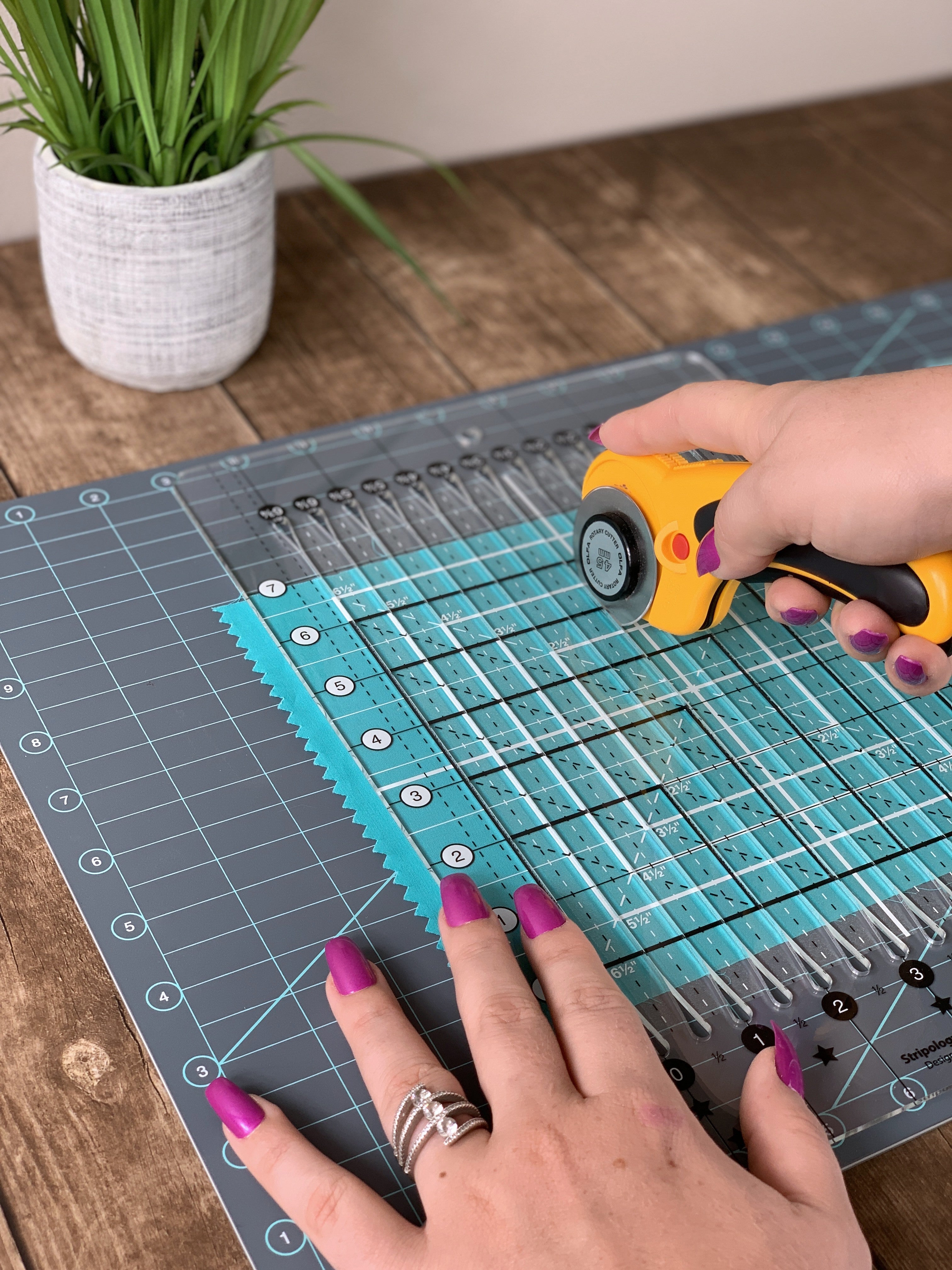 18 x 24 Cutting Mat: 3-ply, fully gridded - translucent