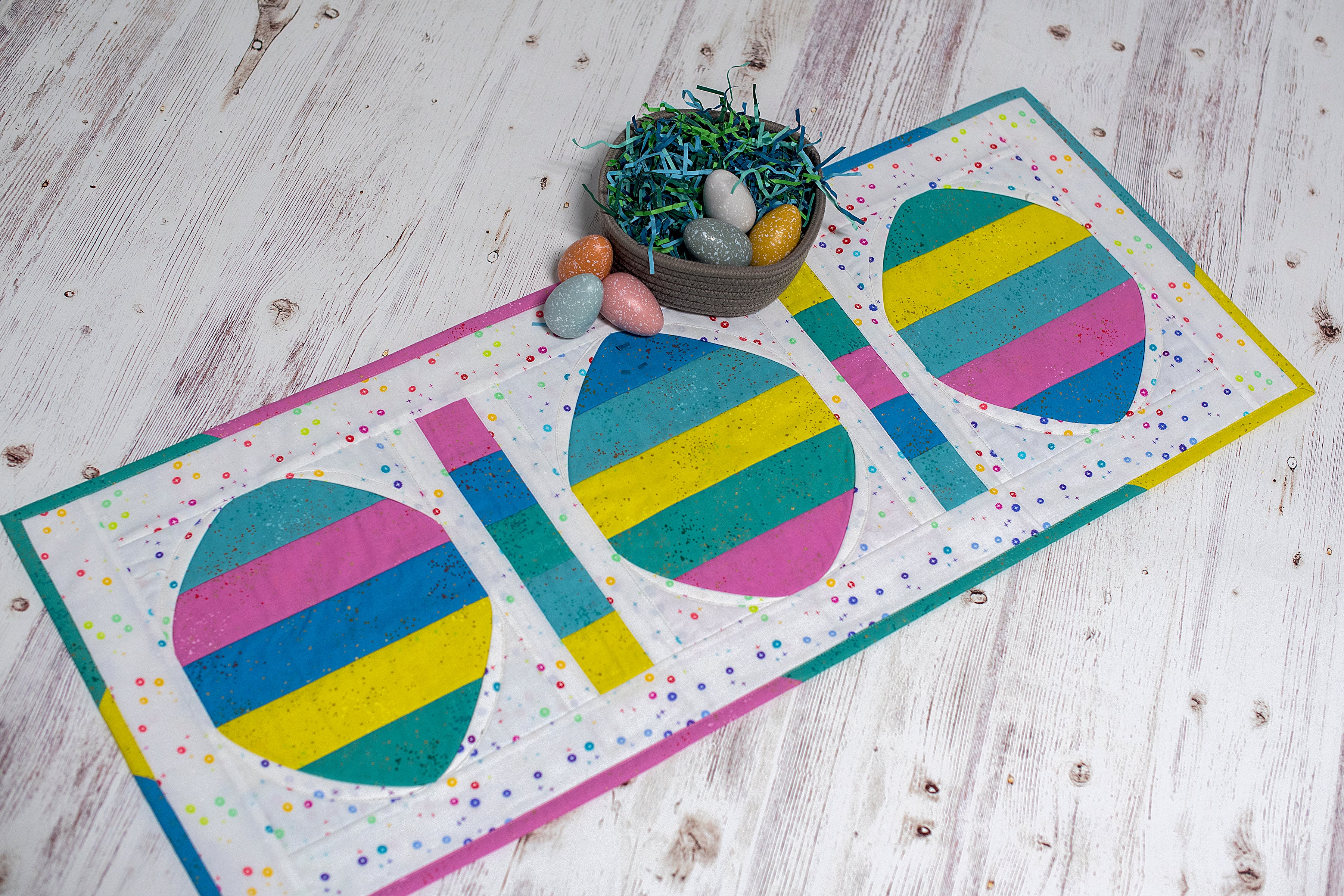 Easter Table Runner Pattern Eggs for Easter Table Runner - PDF Pattern and Video Class – GE Designs